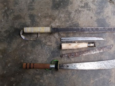 Mở quán cà phê kích dục, trấn lột tài sản khách