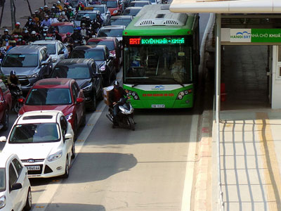 Buýt BRT hơn 5 tỷ đồng/chiếc: "BRT khác xe buýt thường, khó so sánh giá"
