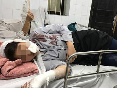 Hà Nội: Nữ sinh lớp 10 bàng hoàng kể lại phút bị nhóm thanh niên vây đánh chảy máu đầu