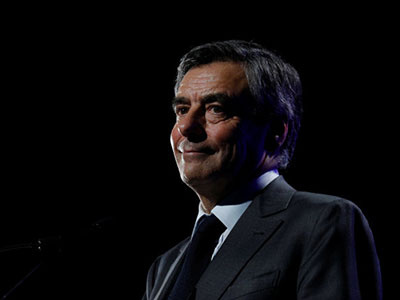Ứng viên tổng thống Pháp Fillon bị điều tra vì nhận quà