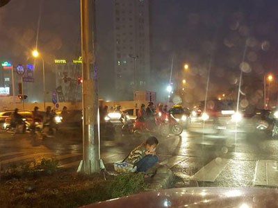 Giám đốc trẻ ở Hà Nội từ chối giúp đỡ cậu bé ăn xin và thái độ bất ngờ của mọi người