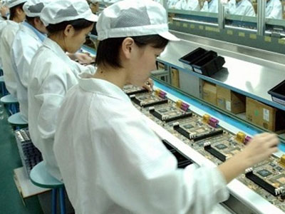 Lao động sang Đài Loan làm việc: Vì sao người Việt phải trả phí cao gấp đôi Philippines, Thái Lan?