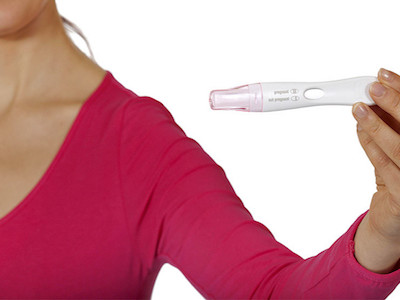 Bé gái 11 tuổi sắp thành bà mẹ trẻ nhất ở Anh