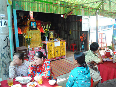Ngăn cha mẹ gây gổ, cô gái đâm chết cha ruột