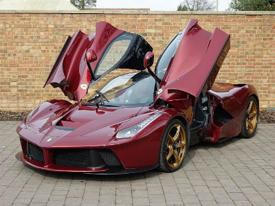 Siêu xe Ferrari LaFerrari cũ rao bán giá 3,4 triệu USD