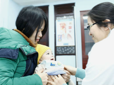 Xử lý đúng cách khi trẻ ho do trời nồm