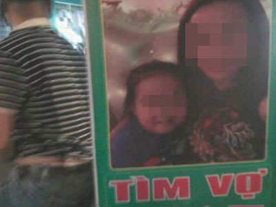 Người đàn ông ở Hải Phòng treo biển tìm vợ để hỏi "vì sao lại lừa dối"