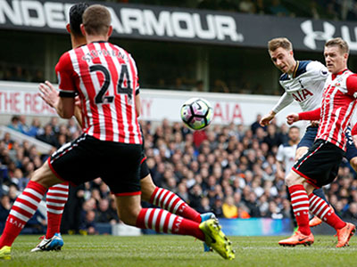 Tottenham thắng nhẹ, nối dài mạch bất bại trên sân nhà
