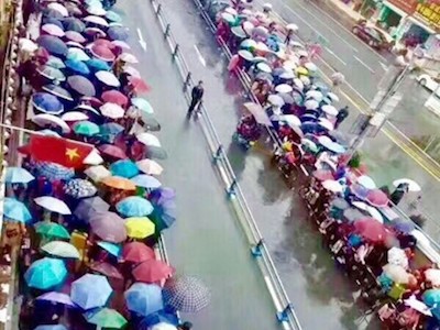 Vì sao khách Trung Quốc qua cửa khẩu Móng Cái tăng hàng nghìn người?