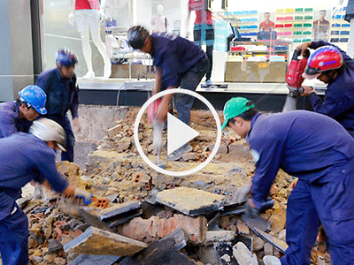 Video: Quận 1 đập tam cấp chiếm vỉa hè ở khách sạn 5 sao đầu tiên của Sài Gòn