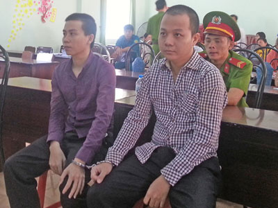 Lên mạng "săn" bạn tình đồng tính rồi dụ vào nhà nghỉ, cướp tài sản