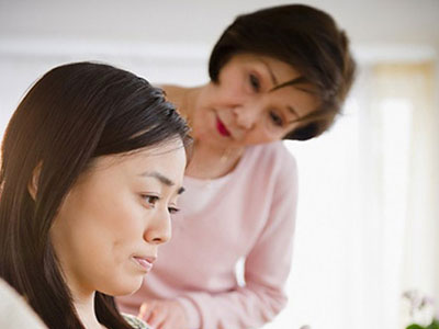 Mẹ chồng giúp con dâu đuổi tình địch, chấn chỉnh con trai