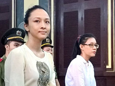 Phương Nga nhờ mang bài hát "Cành hoa trắng" vào trại giam
