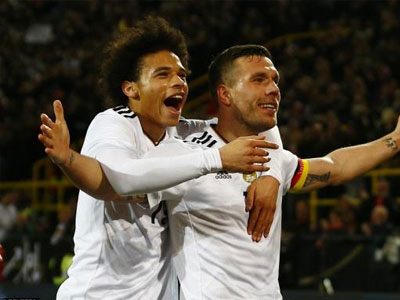 Đức 1-0 Anh: Podolski chia tay bằng cú nã đại bác tuyệt đỉnh