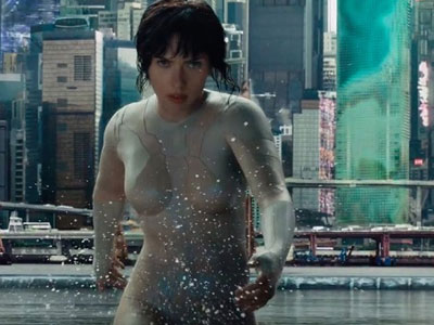 Scarlett Johansson mặc "áo tàng hình" hành động trong phim mới