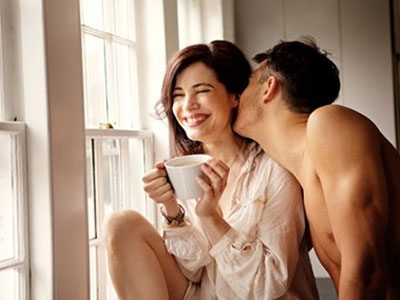 Có phải cô hàng xóm đa tình "rình" lúc chồng tôi say rượu?