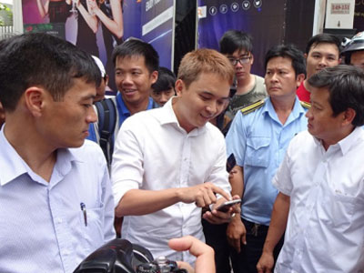 Khoe viết facebook ủng hộ ông Đoàn Ngọc Hải, nhạc sĩ vẫn bị cẩu xe