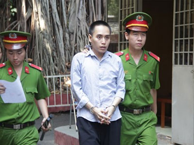 Nghịch tử nghiện ma túy đá, sát hại cha ruột tại phòng trọ