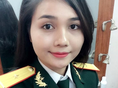 Nữ phát thanh viên hát "Chiều Matxcơva" bằng 3 thứ tiếng