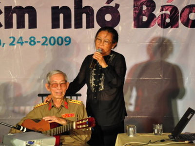 Thứ trưởng Bộ VH-TT&DL: Cấm Màu hoa đỏ là điều vô lý