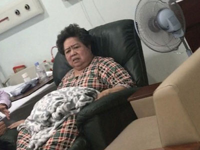 Bà Hứa Thị Phấn vào viện cấp cứu vì huyết áp cao