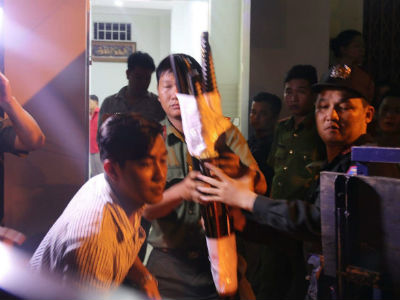 Bắt cả kho vũ khí trong nhà 3 tầng tại TP Nha Trang