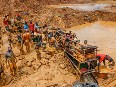 "Bờ biển vàng" Ghana và những cuộc truy quét của cảnh sát