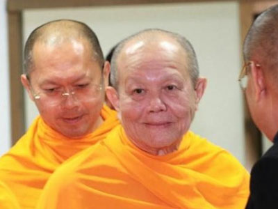 Cựu quyền trụ trì chùa Thái vướng bê bối trình diện cảnh sát