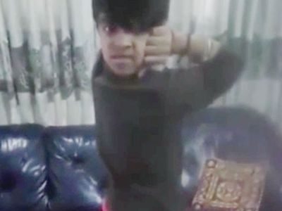 Ghê rợn cảnh bẻ ngược đầu 180 độ như phim kinh dị