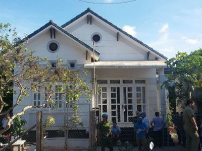 Hai mẹ con bị sát hại dã man bên hông nhà
