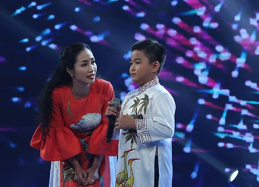 Bé 9 tuổi được Quang Linh ví là "bản sao nhí" Tùng Dương
