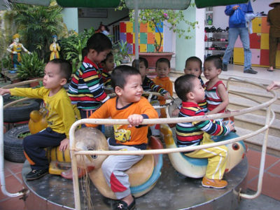 10 bé được giải cứu từ Trung Quốc đã có người nhận nuôi