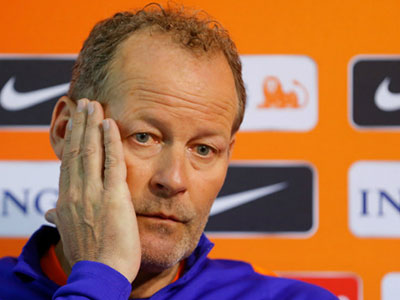 Hà Lan sa thải HLV Danny Blind