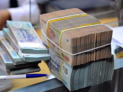 Nhiều ngân hàng giảm lãi suất huy động VND