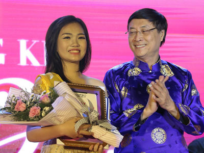 Nữ sinh tuổi 17 đăng quang "Ngôi sao Việt Đức 2017"