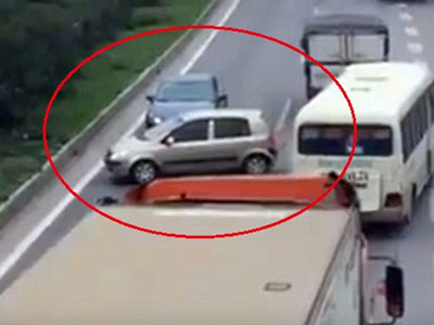 Đi ngược chiều trên cao tốc, 3 tài xế bị phạt 22 triệu đồng