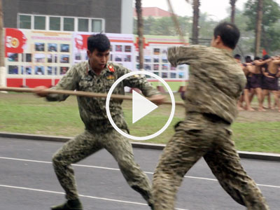 Video: Lính đặc công trổ tài đánh võ