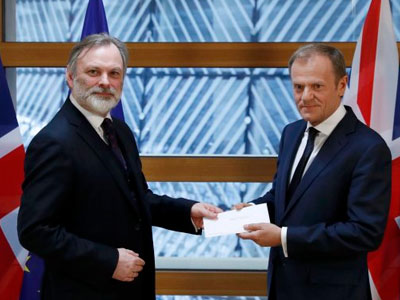 Mới trình kế hoạch Brexit, Anh và EU đã hục hặc