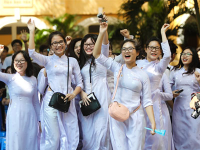 Nữ sinh Trưng Vương rạng rỡ kỷ niệm 100 năm truyền thống