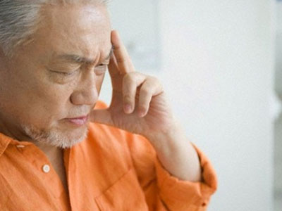 "Phát điên" vì phải hầu hạ bố chồng suốt 10 năm nay