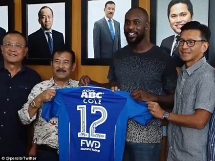Thêm một cựu cầu thủ Chelsea dạt về Indonesia chơi bóng