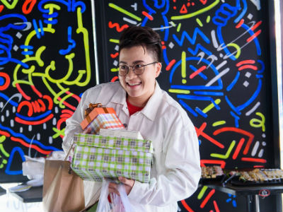 Tác giả "Ông bà anh": Tôi đang tích lũy tiền để phẫu thuật chuyển giới