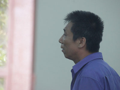Ra tay phóng hỏa khi biết tình cũ ngủ với "phi công"