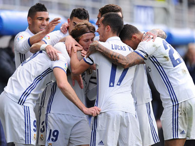 Real Madrid đánh bại Barcelona trong 'cuộc chiến' Facebook
