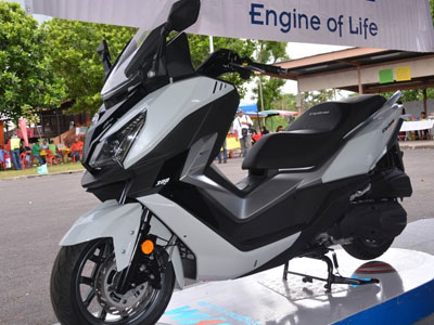 SYM trình làng xe tay ga cỡ lớn Cruisym 300i 2017