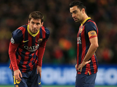 Xavi: "Barca sẽ mắc sai lầm lịch sử nếu không gia hạn với Messi"
