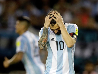 Chính phủ Argentina cử điệp viên theo dõi Messi