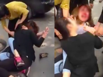 Sau va chạm giao thông, hai cô gái lao vào túm tóc, giằng co giữa phố Hà Nội