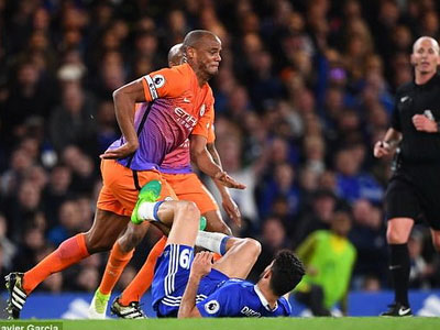 Diego Costa có nguy cơ bị treo giò sau trận thắng Man City