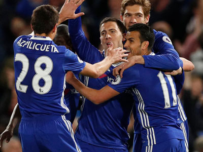 Hazard lập cú đúp, Chelsea đánh bại Man City